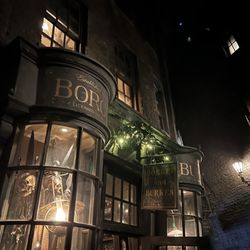 Borgin and Burkes - Entrance
