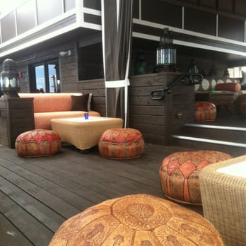 Fleetwood's on Front St - Da roof.... - New American Near Me - Lahaina, Hawaii