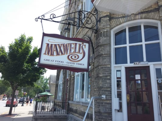 Maxwell's by null