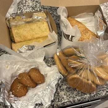 Hellas Pastry Shop - Bakeries Near Me - Chicago, Illinois