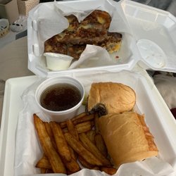 Sixpence Pub and Eatery - Kings Head Sandwich with fries and Potato Skins