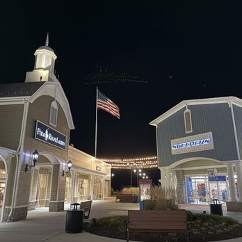 Tanger Outlets - Pittsburgh - Store front - Shopping Centers Near Me - Washington, Pennsylvania Tanger Outlets - Pittsburgh - Store front - Shopping Centers Near Me - Washington, Pennsylvania