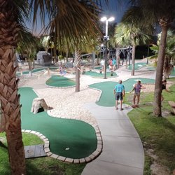Shrimpy's Grill and Golf - Golf course below