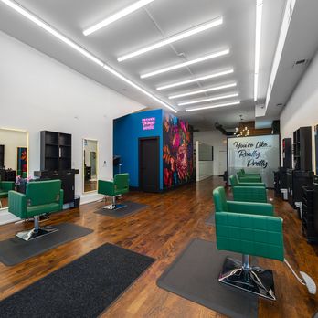 Blu’s Beauty Bar - Hair Salons Near Me - Chicago, Illinois