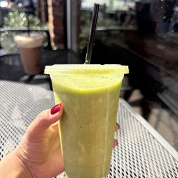 Drizzle - Green Thang Smoothie - Coffee & Tea Near Me - Mount Shasta, California