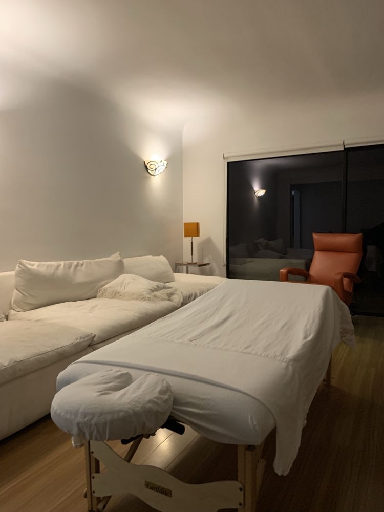 Flowasis Body Therapy Logo