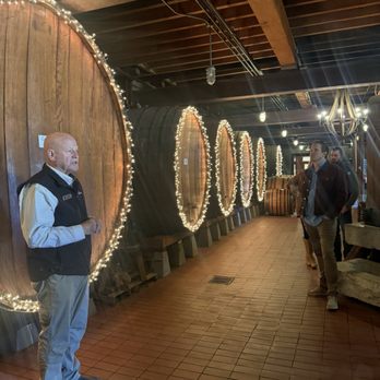 Beringer Vineyards - Tour guide and barrels - Wineries Near Me - St. Helena, California Beringer Vineyards - Tour guide and barrels - Wineries Near Me - St. Helena, California