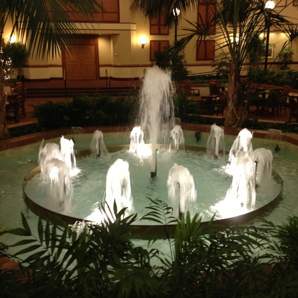 Chicago Marriott Northwest - Lobby fountain. - Hotels Near Me - Hoffman Estates, Illinois Chicago Marriott Northwest - Lobby fountain. - Hotels Near Me - Hoffman Estates, Illinois