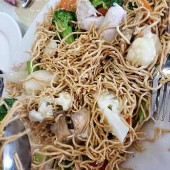 Saigon Paradise Restaurant - Seafood chow mein - Vietnamese Near Me - Edmonton, Alberta Saigon Paradise Restaurant - Seafood chow mein - Vietnamese Near Me - Edmonton, Alberta