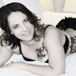 Flying Penguin Photography - Boudoir Shoot