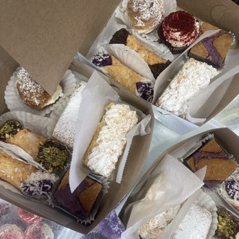 Bea's Bakery - Bakeries Near Me - Tarzana, California