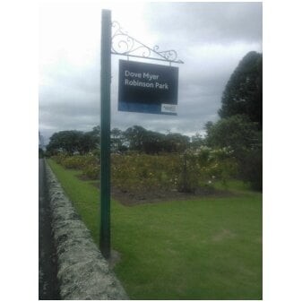 Dove Myer Robinson Park (Parnell Rose Garden) by null