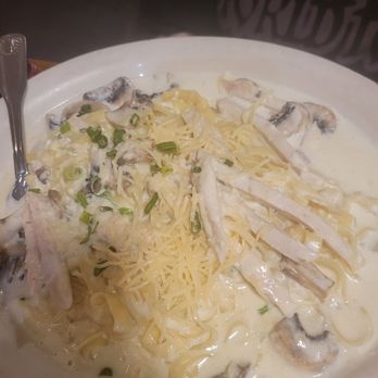 California Pizza Kitchen - BRAVOS - Pizza Near Me - Aiea, Hawaii California Pizza Kitchen - BRAVOS - Pizza Near Me - Aiea, Hawaii