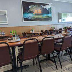 New Laos Kitchen - Dining area