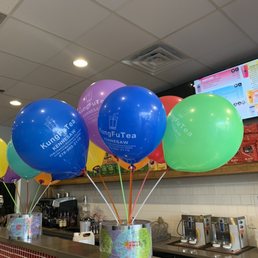 Free balloons!