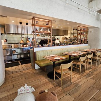 SERA - Open kitchen - Seafood Near Me - Honolulu, Hawaii
