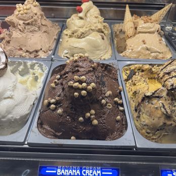 Cocolini Gelato - Bacio is hazelnut - Gelato Near Me - Las Vegas, Nevada
