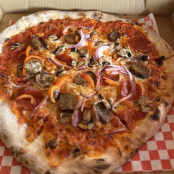 Dolci Cafe Italiano - Americana Pizza - their version of a supreme - Italian Near Me - El Cajon, California Dolci Cafe Italiano - Americana Pizza - their version of a supreme - Italian Near Me - El Cajon, California