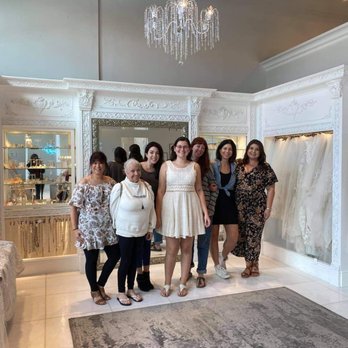 Miosa Bride - Folsom - Just a picture with my family to remember such a beautiful day/experience! - Bridal Near Me - Folsom, California Miosa Bride - Folsom - Just a picture with my family to remember such a beautiful day/experience! - Bridal Near Me - Folsom, California
