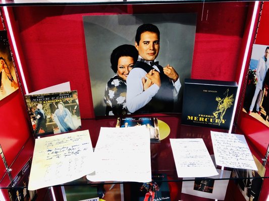 Queen Studio Experience by null