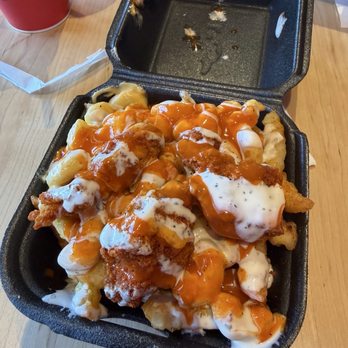 Dave's Hot Chicken - Small Top-Loaded Spicy Buffalo Mac - Chicken Shop Near Me - Olathe, Kansas Dave's Hot Chicken - Small Top-Loaded Spicy Buffalo Mac - Chicken Shop Near Me - Olathe, Kansas