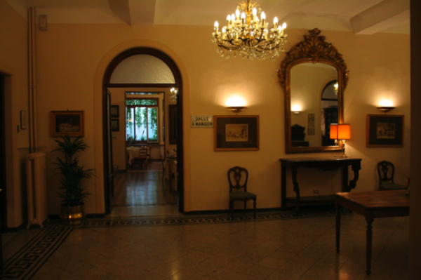Royal Victoria Hotel by null