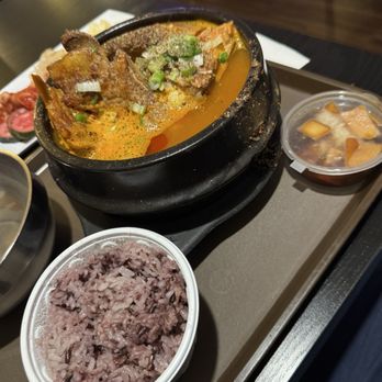 Somunnan Korean Restaurant - Gamjatang soup (pork neck bone soup) - Korean Near Me - Cerritos, California Somunnan Korean Restaurant - Gamjatang soup (pork neck bone soup) - Korean Near Me - Cerritos, California