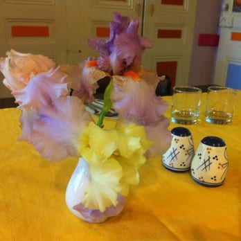La Petite Madeleine - Joli bouquet de vraies fleur a table - French Near Me - Lyon, 69