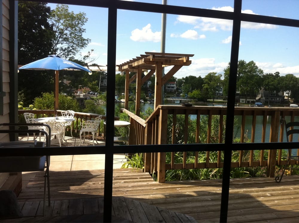 BERTRAND’S POINT COMFORT PLACE CLOSED N52W35002 Lake Dr, Okauchee