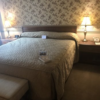 DeSoto House Hotel - Bed Room - Hotels Near Me - Galena, Illinois