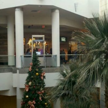 Pacific View - Palm trees, Christmas tree, elevator. - Shopping Centers Near Me - Ventura, California Pacific View - Palm trees, Christmas tree, elevator. - Shopping Centers Near Me - Ventura, California