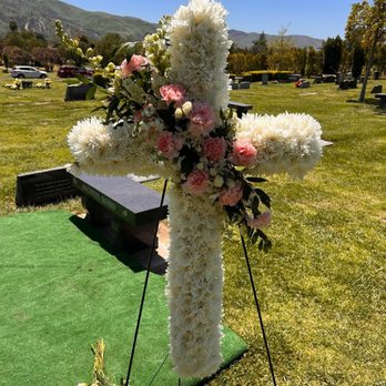 The Growing - Floral cross - Florists Near Me - Ventura, California