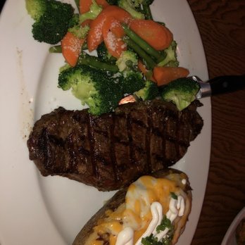 El Diablo Cantina - NY Strip, veggies, Twice Baked Potato - Sports Bars Near Me - Carpentersville, Illinois El Diablo Cantina - NY Strip, veggies, Twice Baked Potato - Sports Bars Near Me - Carpentersville, Illinois