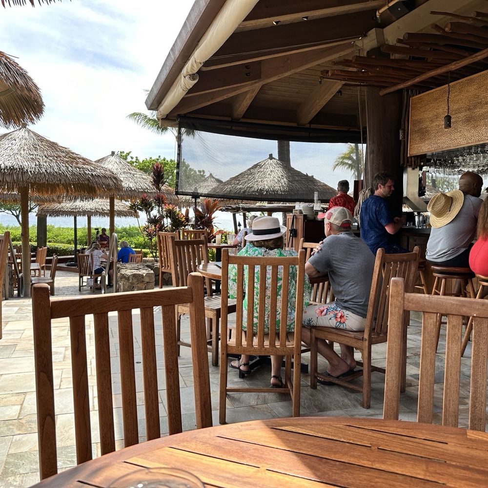 Duke's Beach House - Dining and bar area - Breakfast & Brunch Near Me - Lahaina, Hawaii Duke's Beach House - Dining and bar area - Breakfast & Brunch Near Me - Lahaina, Hawaii