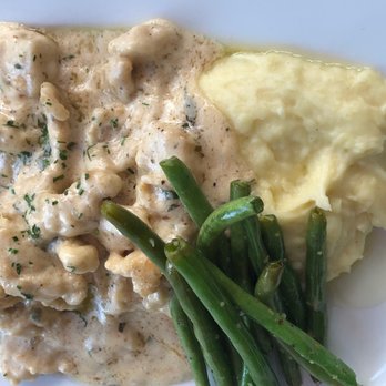 Foreside Tavern & Side Bar - CHICKEN FRICASSEE  Tarragon, Lemon, Mushroom Cream Sauce - New American Near Me - Falmouth, Maine