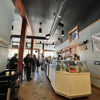 Vida e Caffé - Counter area - Coffee & Tea Near Me - Globe, Arizona
