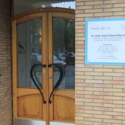 Dr. med. Anja Holland-Moritz