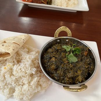 Momo Masalas - Saag Paneer - Indian Near Me - Berkeley, California
