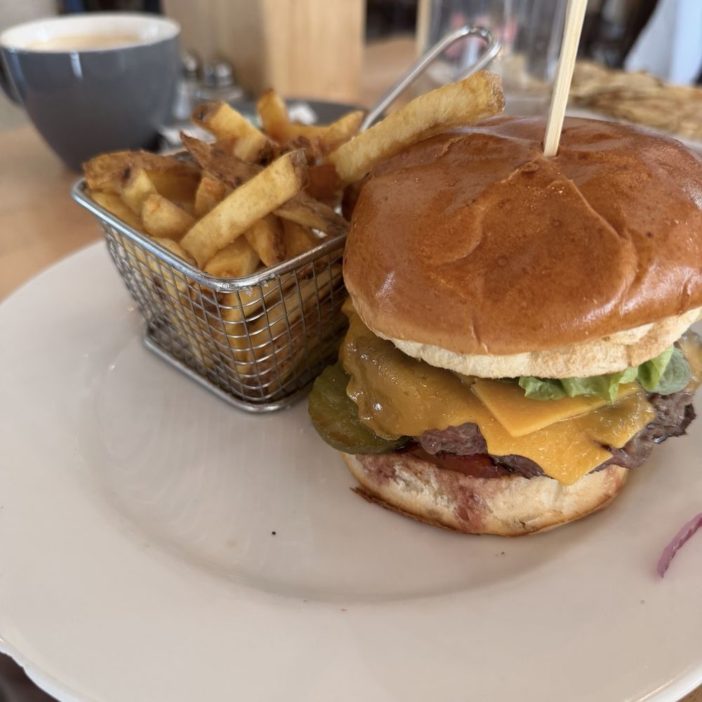 Le Village Monge - Burger - Brasseries Near Me - Paris, 75 Le Village Monge - Burger - Brasseries Near Me - Paris, 75