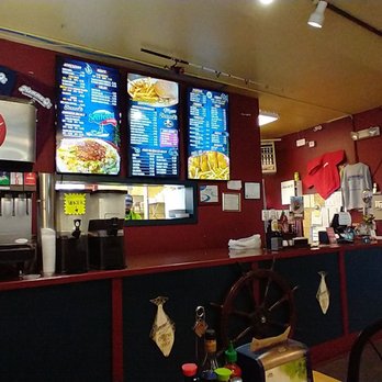 Momma O's Seafood - Counter where you order. - Seafood Near Me - Anchorage, Alaska