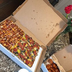 Oliver's Pizza - XL BBQ Chicken and half Veggie pizza with BBQ boneless wings and 2 party sides of ranch