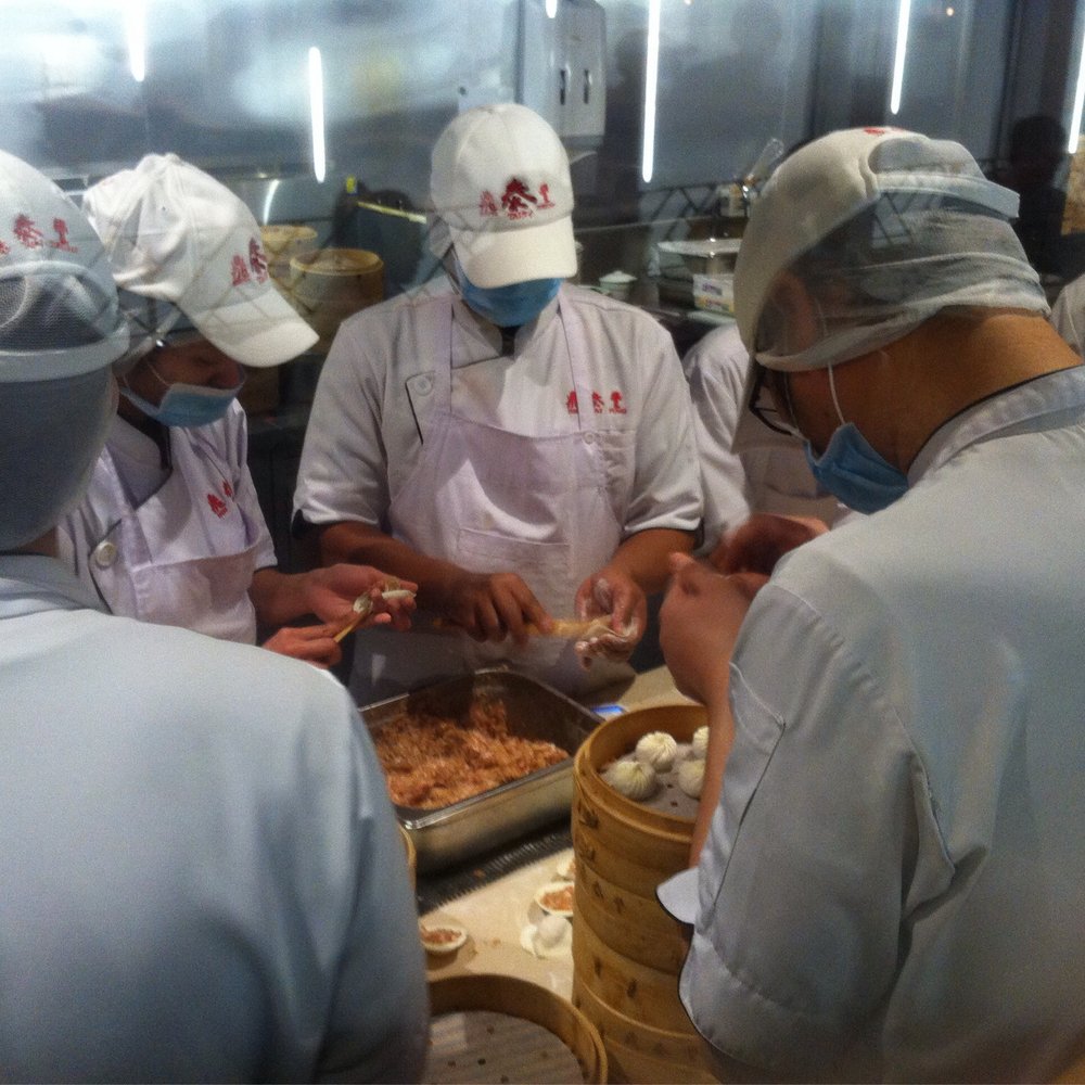 Din Tai Fung - Army of chefs folding perfect bao - Chinese Near Me - Melbourne, VIC Din Tai Fung - Army of chefs folding perfect bao - Chinese Near Me - Melbourne, VIC