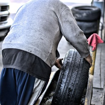 Alvarez Tire Shop - Checking for air bubbles - Tires Near Me - Hesperia, California