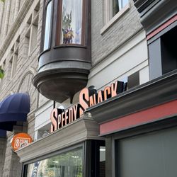 Speedy Snack - Exterior