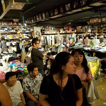 88 Tees - Women's Clothing Near Me - Honolulu, Hawaii 88 Tees - Women's Clothing Near Me - Honolulu, Hawaii