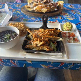 T'KiLa Mexican Kitchen & Bar - Chicken fajitas - Mexican Near Me - Leesburg, Virginia