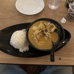 Massaman curry w/pork Massaman curry w/pork
