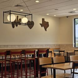 Wendy's - Dining room