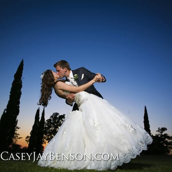 The Villa Tyler - dip and kiss bride and groom photo at villa di felicita - Venues & Event Spaces Near Me - Tyler, Texas The Villa Tyler - dip and kiss bride and groom photo at villa di felicita - Venues & Event Spaces Near Me - Tyler, Texas