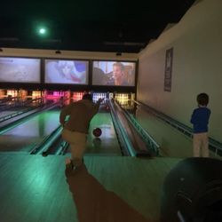 Sunshine Bowling Lanes - VIP bowling lanes